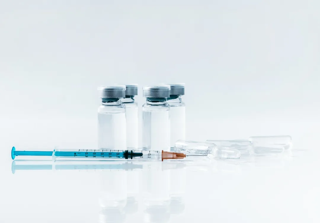 Anti-VEGF medication vials and syringe used for intravitreal injection